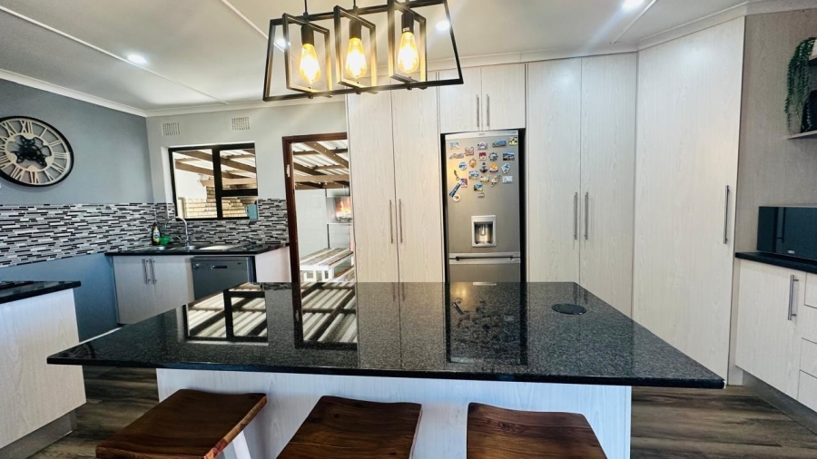 3 Bedroom Property for Sale in Amalinda Eastern Cape